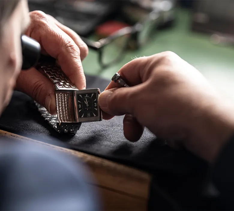 Einblicke in die Uhrmacherwerkstatt von Zeit-Punkt – Reparaturen, Wartung und Präzisionstechnik