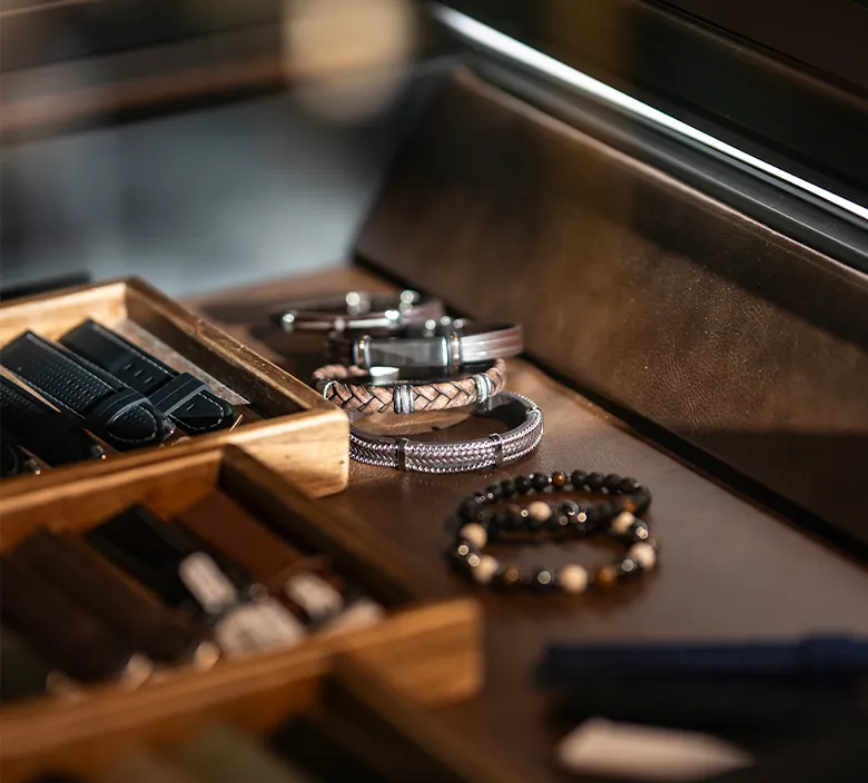 Einblicke in das Schmucksortiment, Beratung und Handwerk von Zeit-Punkt in Wr. Neustadt