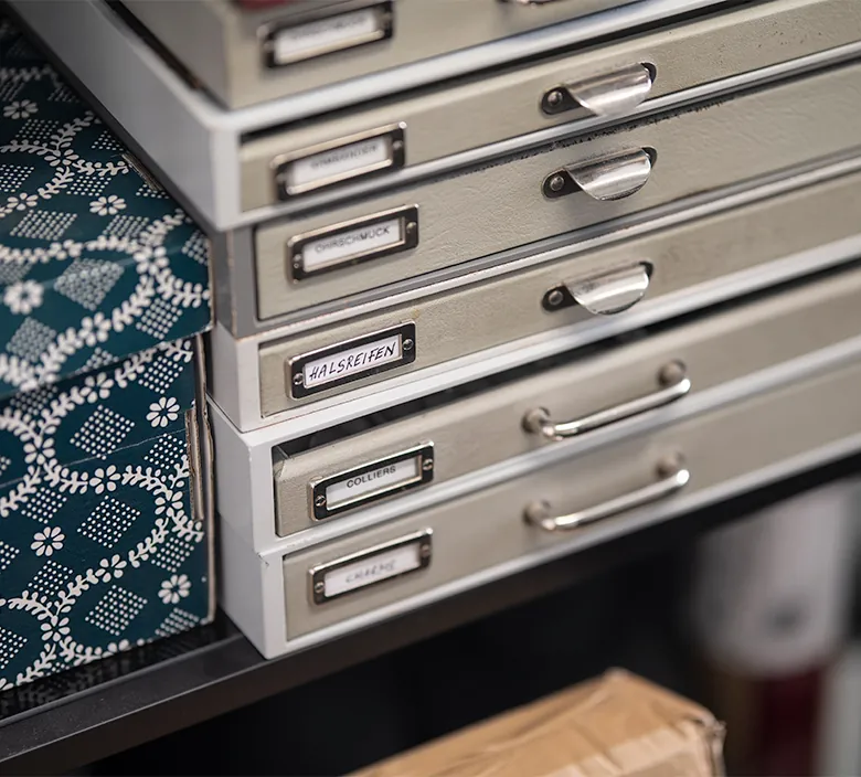 Einblicke in das Schmucksortiment, Beratung und Handwerk von Zeit-Punkt in Wr. Neustadt