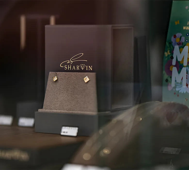 Einblicke in das Schmucksortiment, Beratung und Handwerk von Zeit-Punkt in Wr. Neustadt